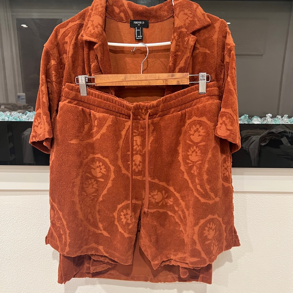Forever 21 Men’s Rust Terry Cloth Set - Small/Medium